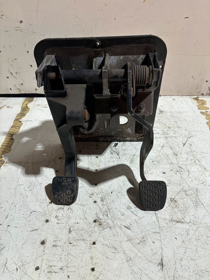 Atego Fußbremsventil Bremsventil A9702940001 WABCO 480001000 - Pedal por Camião: foto 2 Atego Fußbremsventil Bremsventil A9702940001 WABCO 480001000 - Pedal por Camião: foto 2