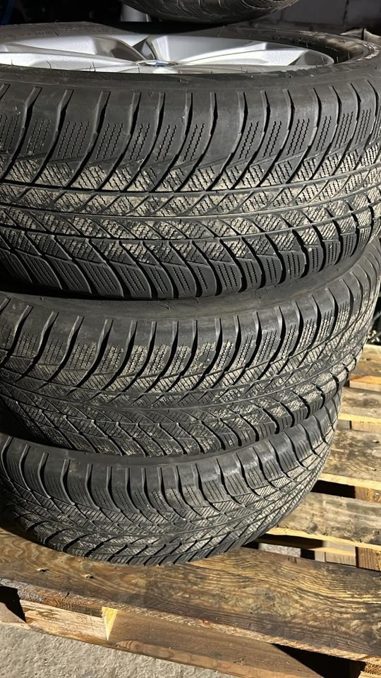 BMW X5 Winterreifen + Felgen 225/60R18 - Roda completa por Automóvel: foto 2 BMW X5 Winterreifen + Felgen 225/60R18 - Roda completa por Automóvel: foto 2