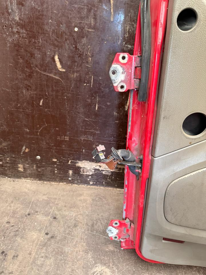 DAF XF 105,460 Beifahrertür Rot Spiegel Innenverkleidung LN 46 - Porta e peças por Camião: foto 4 DAF XF 105,460 Beifahrertür Rot Spiegel Innenverkleidung LN 46 - Porta e peças por Camião: foto 4