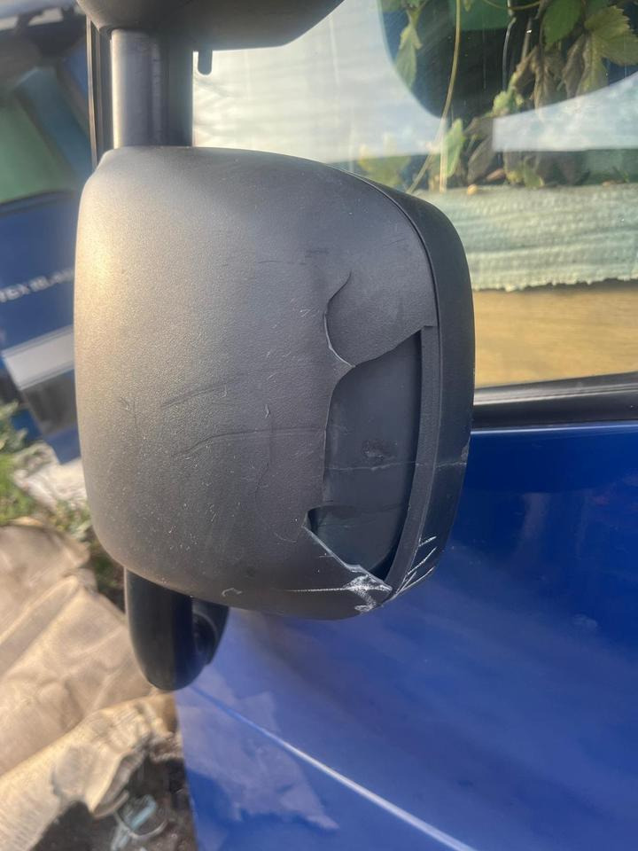 DAF XF 460 EU6 Fahrertür Blau Links Spiegel Innenverkleidung - Porta e peças por Camião: foto 2 DAF XF 460 EU6 Fahrertür Blau Links Spiegel Innenverkleidung - Porta e peças por Camião: foto 2