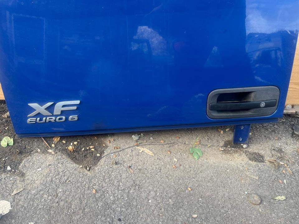 DAF XF 460 EU6 Fahrertür Blau Links Spiegel Innenverkleidung - Porta e peças por Camião: foto 4 DAF XF 460 EU6 Fahrertür Blau Links Spiegel Innenverkleidung - Porta e peças por Camião: foto 4