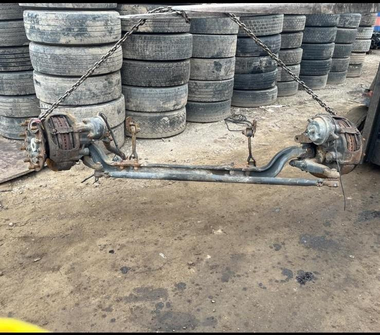 IVECO 7,5t 2003 Achse Vorderachse - Eixo dianteiro por Camião: foto 1 IVECO 7,5t 2003 Achse Vorderachse - Eixo dianteiro por Camião: foto 1