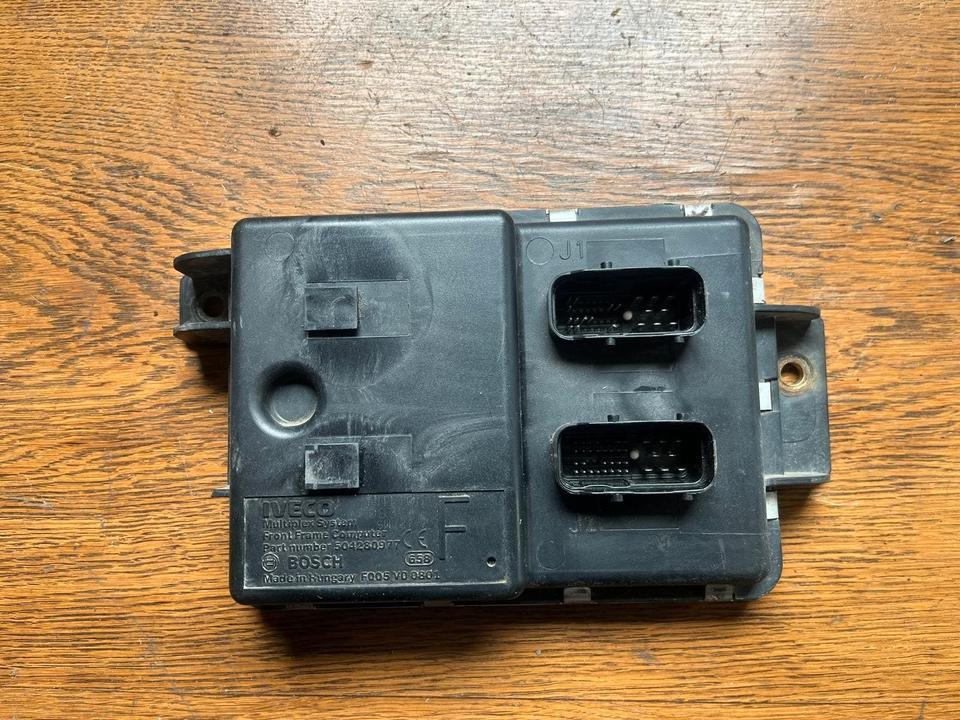 IVECO Multiplex System Front Frame Computer Steuergerät 504280977 - Centralina electrónica por Camião: foto 1 IVECO Multiplex System Front Frame Computer Steuergerät 504280977 - Centralina electrónica por Camião: foto 1