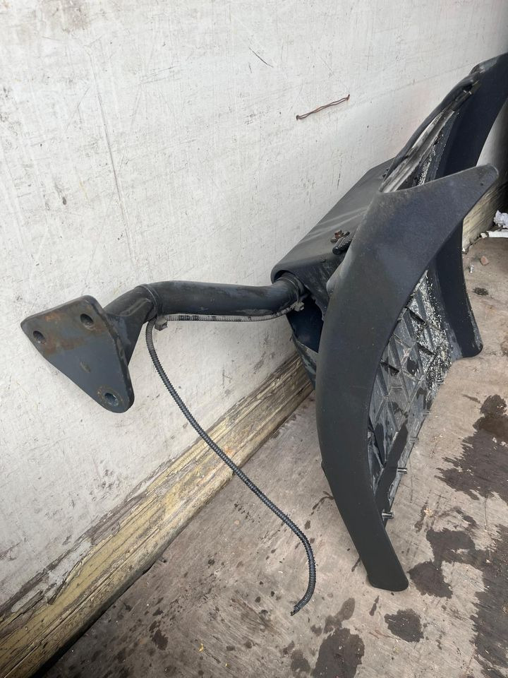 IVECO Stralis 450 Kotflügel vorne links 41299389 / 41299388 - Para-lama por Camião: foto 4 IVECO Stralis 450 Kotflügel vorne links 41299389 / 41299388 - Para-lama por Camião: foto 4