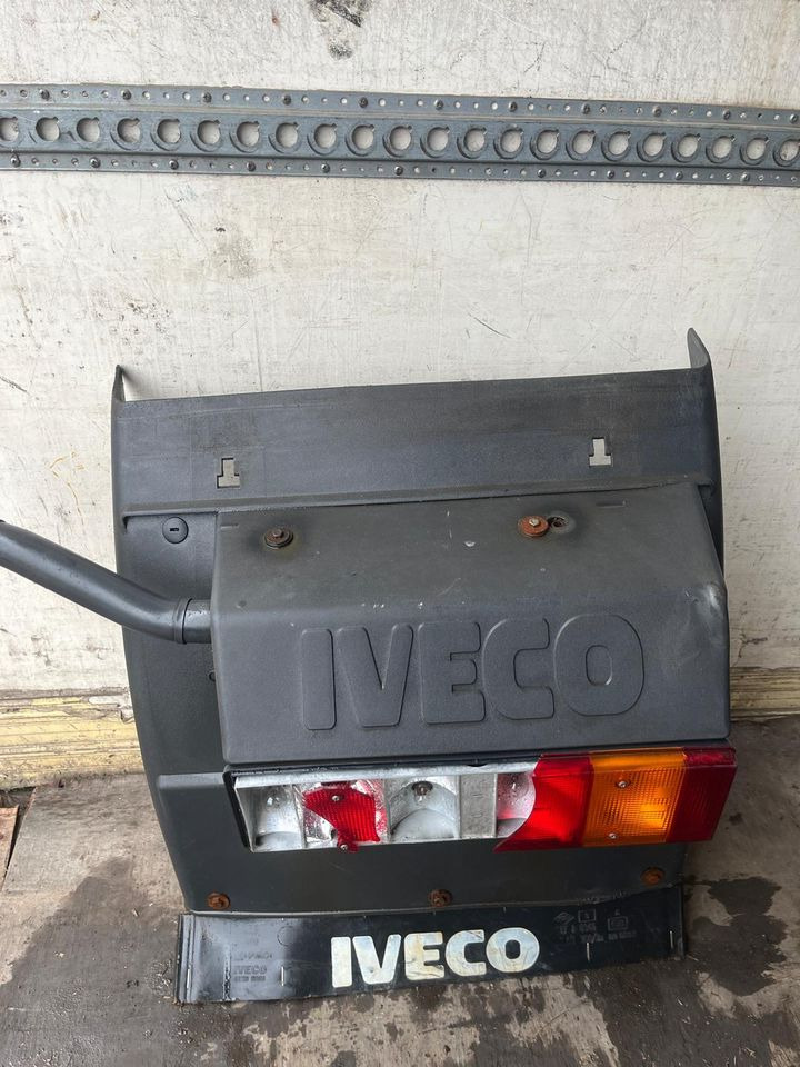 IVECO Stralis 450 Kotflügel vorne rechts 41299389 / 41299388 - Para-lama por Camião: foto 1 IVECO Stralis 450 Kotflügel vorne rechts 41299389 / 41299388 - Para-lama por Camião: foto 1