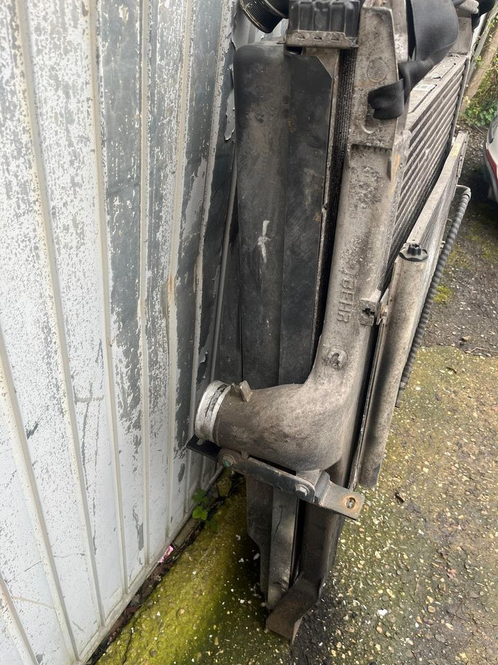 IVECO Stralis Kühlerpaket Wasserkühler Radiator Kühler 41214781 - Radiador por Camião: foto 3 IVECO Stralis Kühlerpaket Wasserkühler Radiator Kühler 41214781 - Radiador por Camião: foto 3