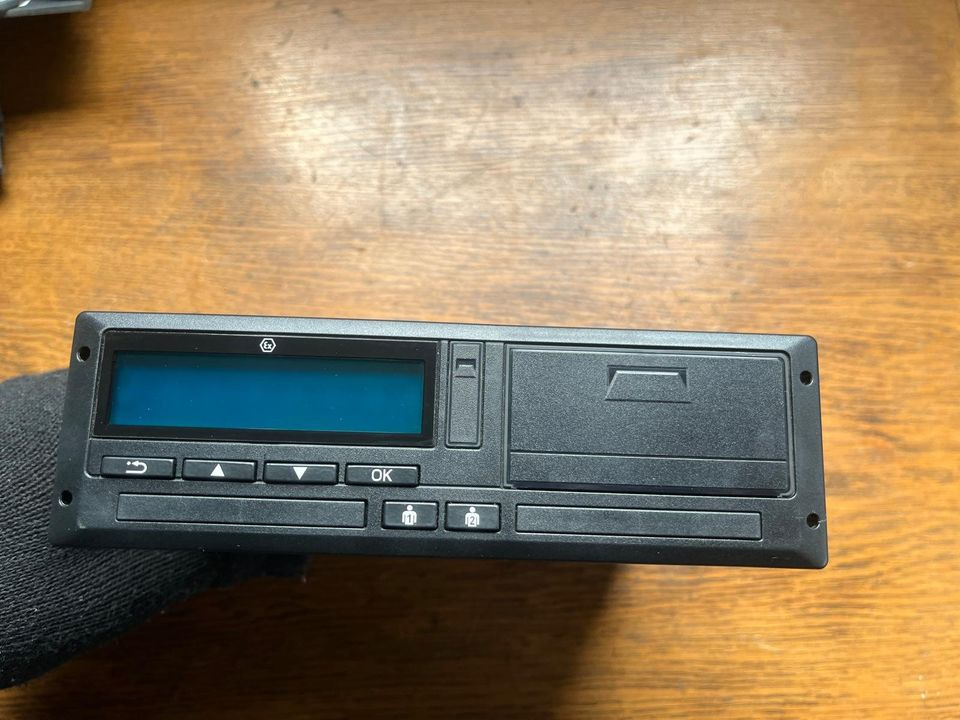 MAN Continental Tachograph 81271016608 - Tacógrafo por Camião: foto 1 MAN Continental Tachograph 81271016608 - Tacógrafo por Camião: foto 1