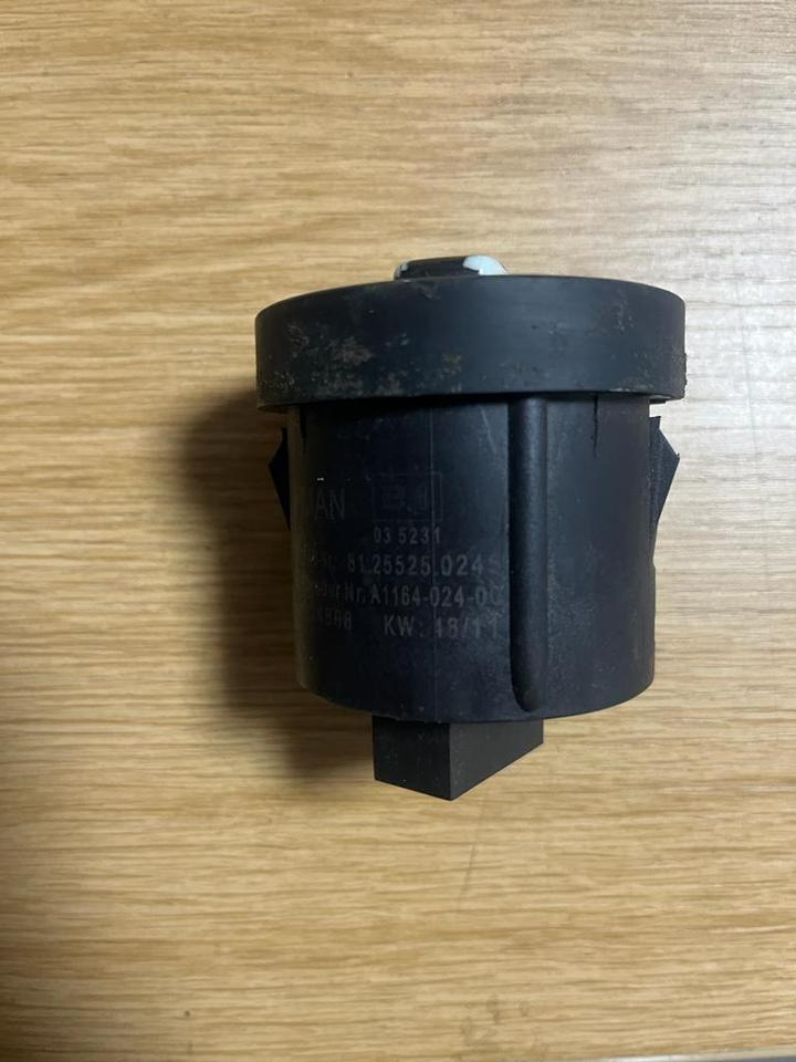 MAN DNR Automatikschalter TGA TGL TGM TGS TGX 81255250245 - Sistema elétrico por Camião: foto 2 MAN DNR Automatikschalter TGA TGL TGM TGS TGX 81255250245 - Sistema elétrico por Camião: foto 2