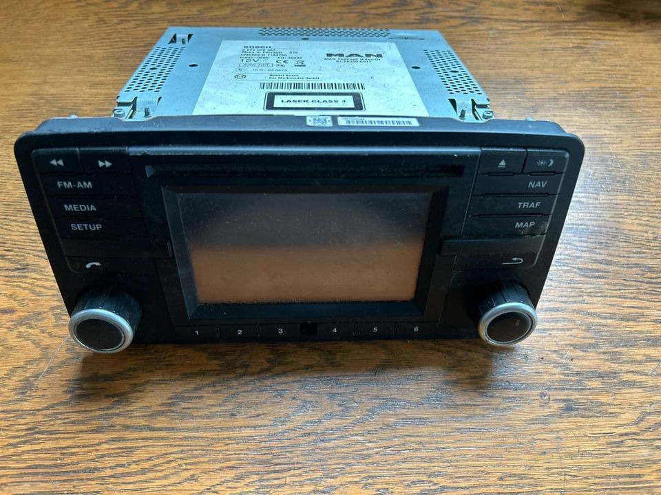 MAN Radio/Navigationssystem TGM BOSCH 81.28100-6017 - Sistema de navegação por Camião: foto 1 MAN Radio/Navigationssystem TGM BOSCH 81.28100-6017 - Sistema de navegação por Camião: foto 1