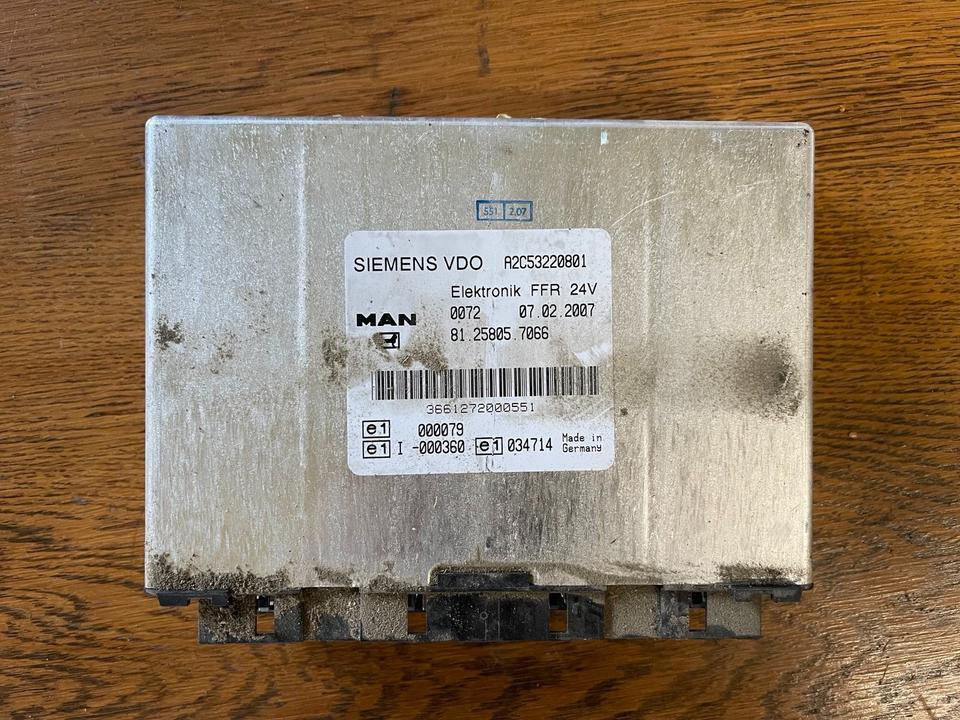 MAN SIEMENS VDO ELEKTRONIK FFR Steuergerät 81.25805.7066 - Centralina electrónica por Camião: foto 1 MAN SIEMENS VDO ELEKTRONIK FFR Steuergerät 81.25805.7066 - Centralina electrónica por Camião: foto 1