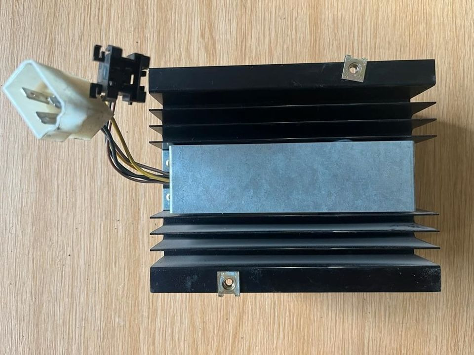 MAN Spannungswandler LINDENMAYR TYP 190 24V/12V 10A/7A - Sistema elétrico por Camião: foto 3 MAN Spannungswandler LINDENMAYR TYP 190 24V/12V 10A/7A - Sistema elétrico por Camião: foto 3