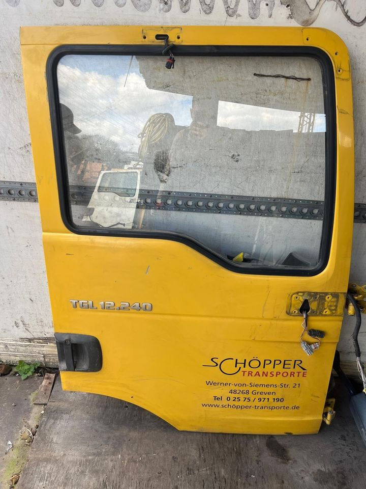 MAN TGL 12.240 Beifahrertür, Tür vorne rechts gelb RN001 - Porta e peças por Camião: foto 1 MAN TGL 12.240 Beifahrertür, Tür vorne rechts gelb RN001 - Porta e peças por Camião: foto 1