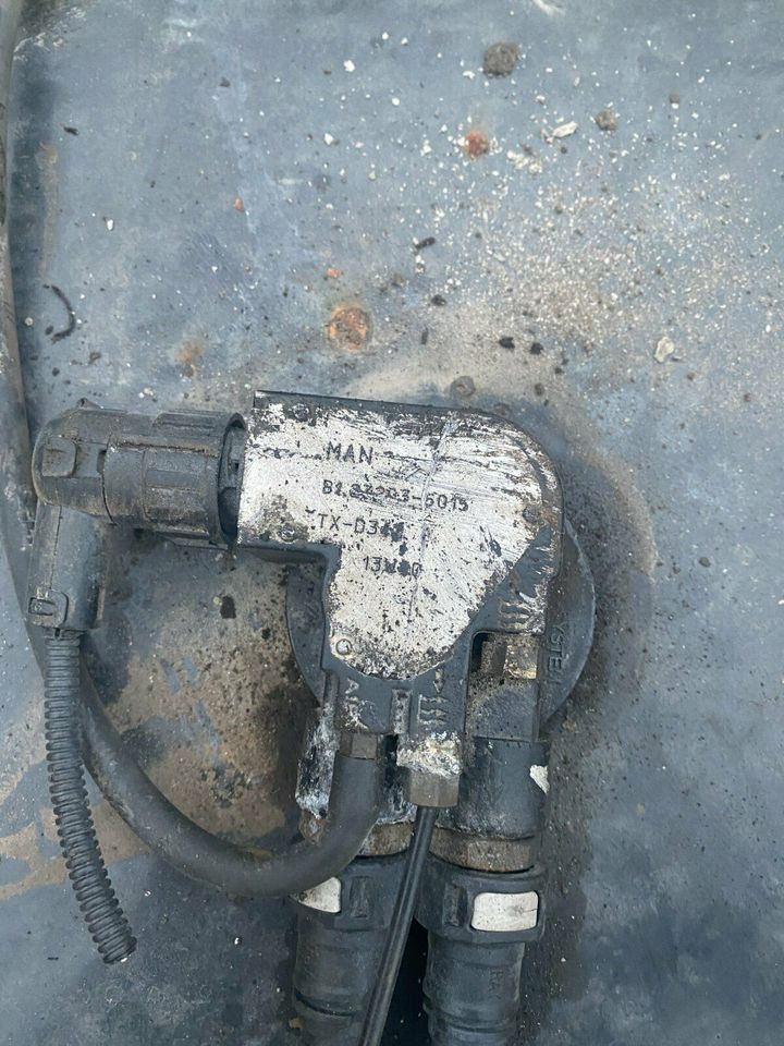 MAN TGL TGM Dieseltank Tank Tankbehälter - Tanque de combustível por Camião: foto 3 MAN TGL TGM Dieseltank Tank Tankbehälter - Tanque de combustível por Camião: foto 3