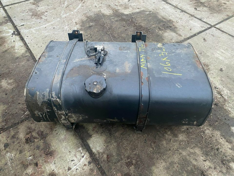 MAN TGL TGM Dieseltank Tank Tankbehälter - Tanque de combustível por Camião: foto 1 MAN TGL TGM Dieseltank Tank Tankbehälter - Tanque de combustível por Camião: foto 1