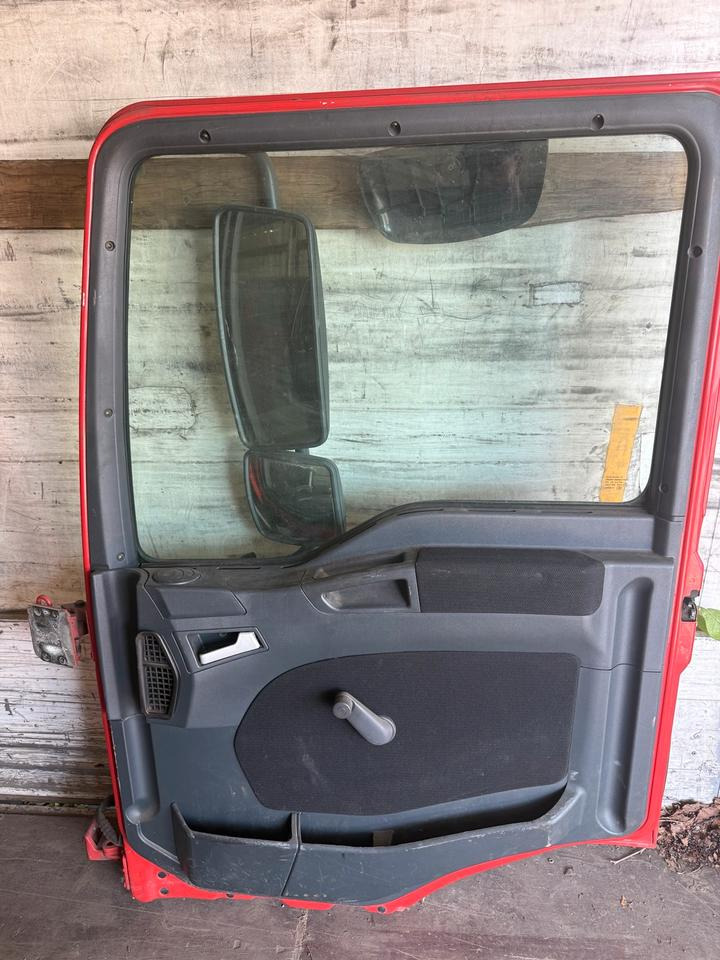 MAN TGM Beifahrertür Rot Spiegel Innenverkleidung LN 66 - Porta e peças por Camião: foto 2 MAN TGM Beifahrertür Rot Spiegel Innenverkleidung LN 66 - Porta e peças por Camião: foto 2