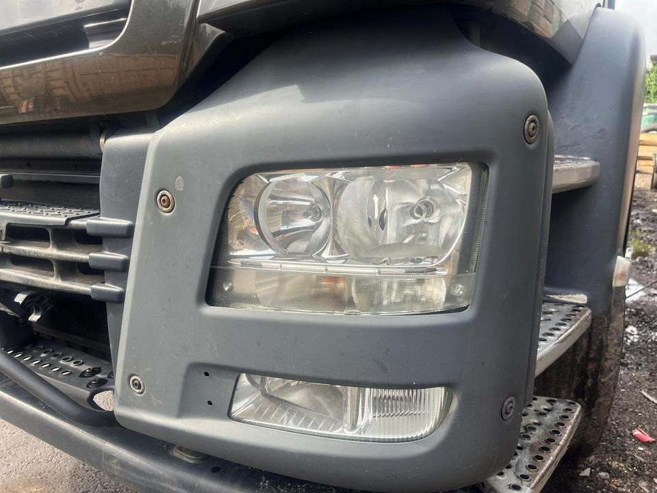 MAN TGS Eisen Stoßstange komplett - Carroceria e exterior por Camião: foto 5 MAN TGS Eisen Stoßstange komplett - Carroceria e exterior por Camião: foto 5