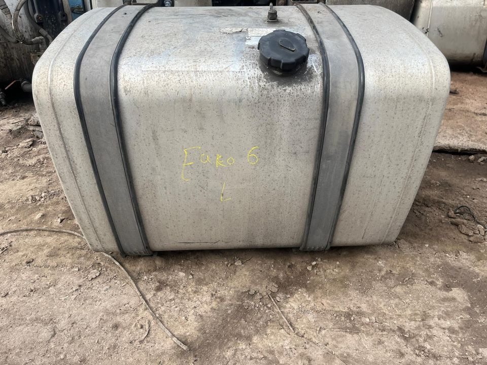 MAN TGX EU6 RN002 Dieseltank Tank Tankbehälter 460L - Tanque de combustível por Camião: foto 1 MAN TGX EU6 RN002 Dieseltank Tank Tankbehälter 460L - Tanque de combustível por Camião: foto 1