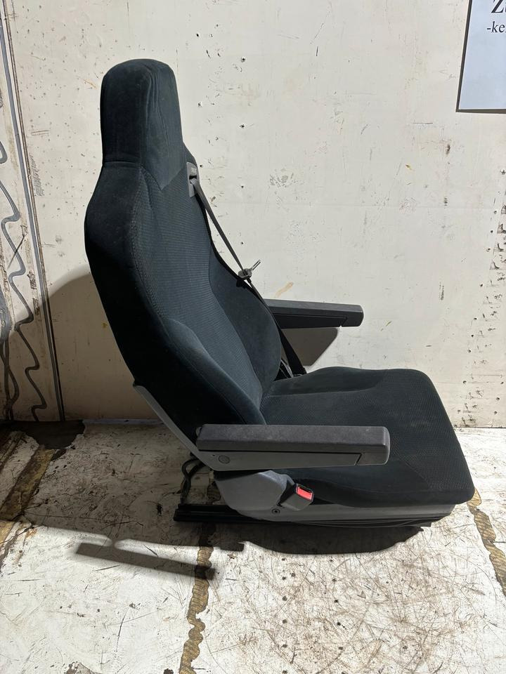 MAN TGX Fahrersitz - Banco por Camião: foto 2 MAN TGX Fahrersitz - Banco por Camião: foto 2