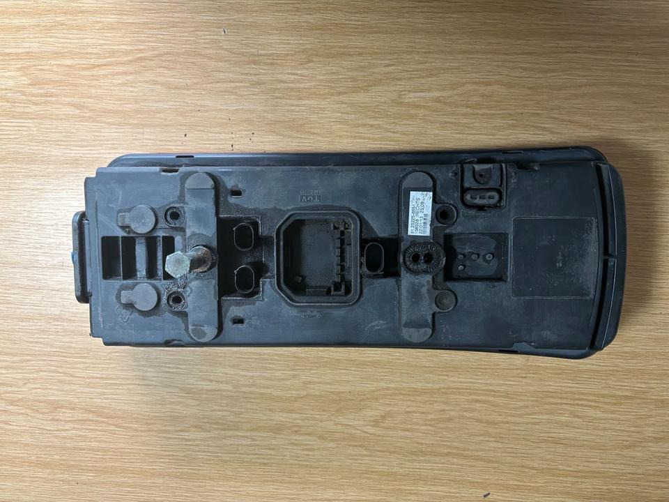 MAN TGX Rücklicht Rechts 81.25225-6551 SN 03 - Farol traseiros por Camião: foto 2 MAN TGX Rücklicht Rechts 81.25225-6551 SN 03 - Farol traseiros por Camião: foto 2