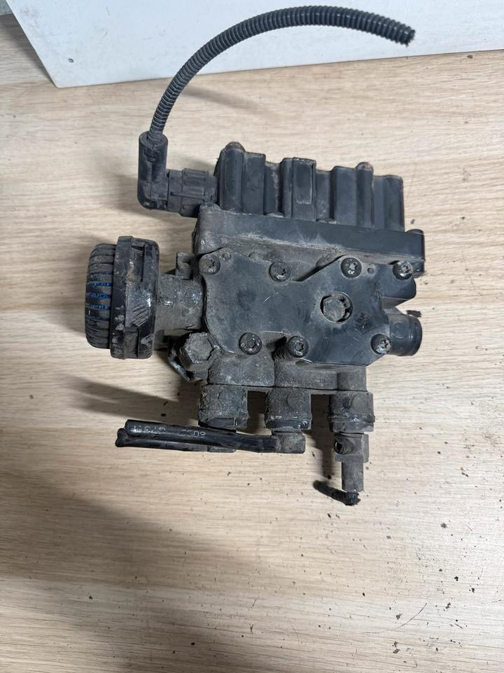 MAN WABCO VENTIL 4728800300 81.25902-6238 - Válvula por Camião: foto 3 MAN WABCO VENTIL 4728800300 81.25902-6238 - Válvula por Camião: foto 3