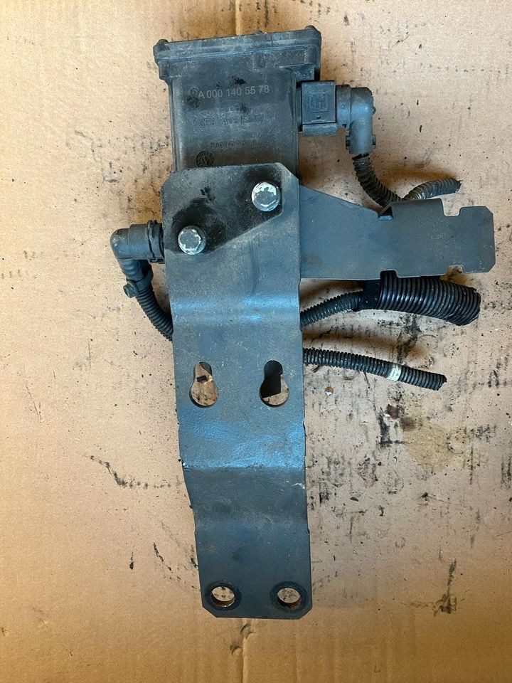 Mercedes Actros MP4 AdBlue Pumpe A0001405578 - Bomba de combustivel por Camião: foto 3 Mercedes Actros MP4 AdBlue Pumpe A0001405578 - Bomba de combustivel por Camião: foto 3