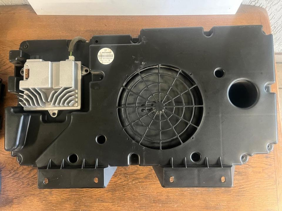 Mercedes Actros MP4 Subwoofer Soundsystem Bass A0018206202 - Painel de instrumentos por Camião: foto 2 Mercedes Actros MP4 Subwoofer Soundsystem Bass A0018206202 - Painel de instrumentos por Camião: foto 2