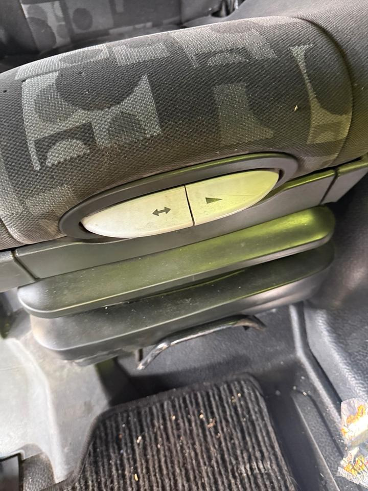 Mercedes Atego 3 Beifahrersitz mit Luft - Banco por Camião: foto 5 Mercedes Atego 3 Beifahrersitz mit Luft - Banco por Camião: foto 5