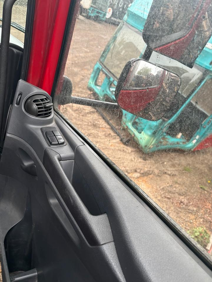 Mercedes Atego 4 EU6 Beifahrertür, Rot, Innenverkleidung, Spiegel - Porta e peças por Camião: foto 3 Mercedes Atego 4 EU6 Beifahrertür, Rot, Innenverkleidung, Spiegel - Porta e peças por Camião: foto 3