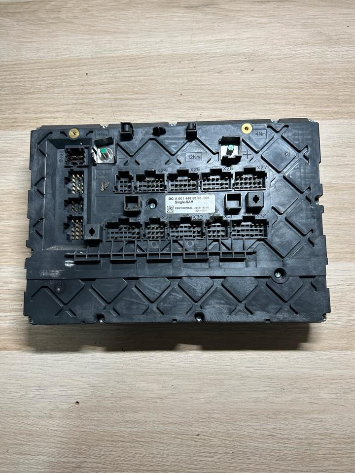 Mercedes Atego 4 EU6 Sicherungskasten A0014465858 - Fusível: foto 3 Mercedes Atego 4 EU6 Sicherungskasten A0014465858 - Fusível: foto 3