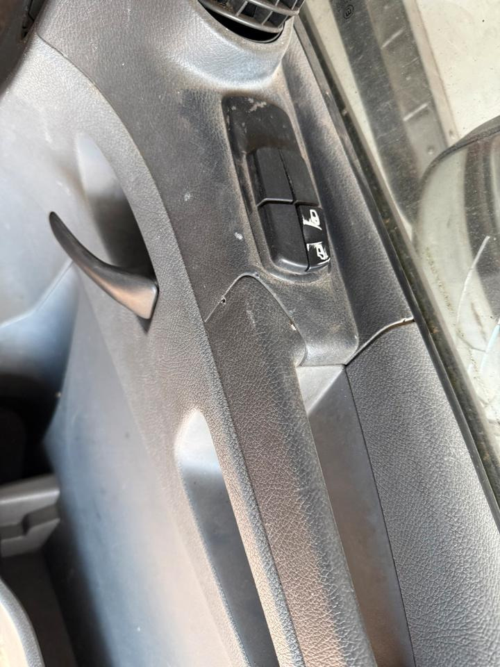 Mercedes Atego Beifahrertür weiß Spiegel Innenverkleidung - Porta e peças por Camião: foto 3 Mercedes Atego Beifahrertür weiß Spiegel Innenverkleidung - Porta e peças por Camião: foto 3