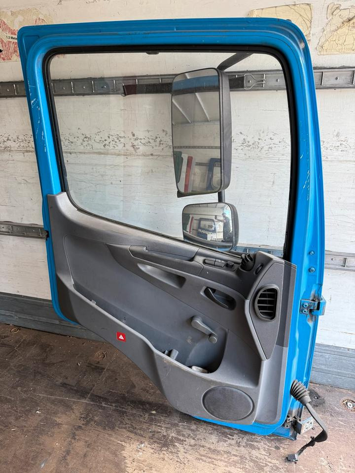 Mercedes Atego Fahrertür Blau Spiegel Innenverkleidung LN 73 - Porta e peças por Camião: foto 2 Mercedes Atego Fahrertür Blau Spiegel Innenverkleidung LN 73 - Porta e peças por Camião: foto 2