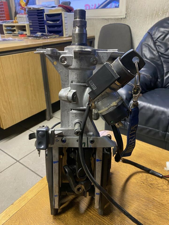 Mercedes Atego Lenksäule Lenkung mit Zündschloss & Schlüssel - Coluna de direcção por Camião: foto 5 Mercedes Atego Lenksäule Lenkung mit Zündschloss & Schlüssel - Coluna de direcção por Camião: foto 5