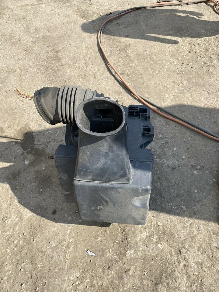 Mercedes Atego Luftfilterkasten Luftfilter Gehäuse A 973 528 06 0 - Filtro de ar por Camião: foto 5 Mercedes Atego Luftfilterkasten Luftfilter Gehäuse A 973 528 06 0 - Filtro de ar por Camião: foto 5