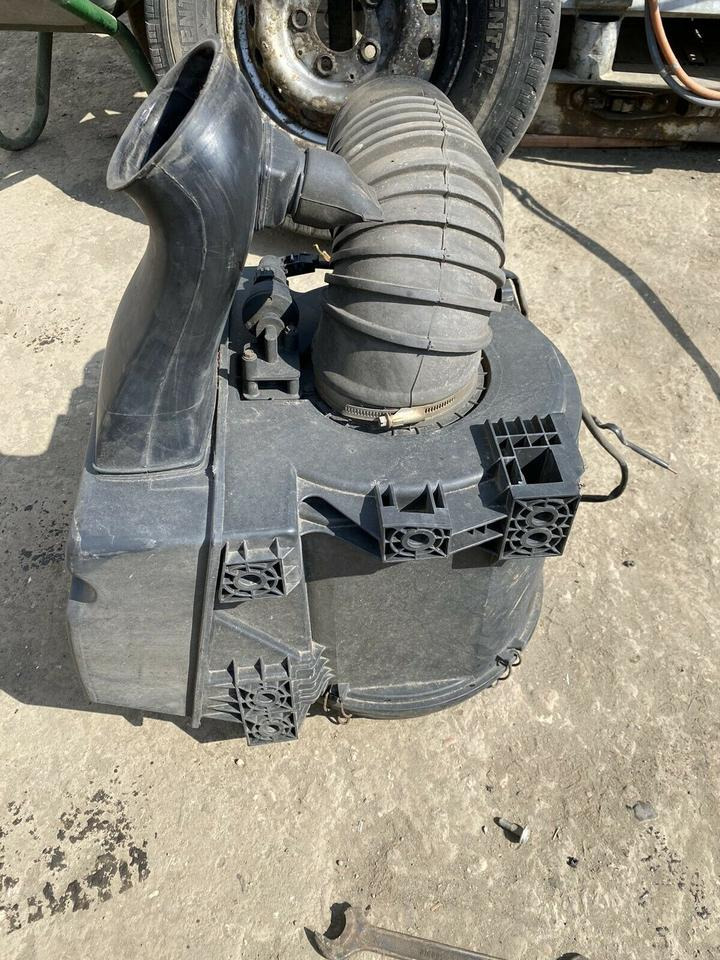 Mercedes Atego Luftfilterkasten Luftfilter Gehäuse A 973 528 06 0 - Filtro de ar por Camião: foto 2 Mercedes Atego Luftfilterkasten Luftfilter Gehäuse A 973 528 06 0 - Filtro de ar por Camião: foto 2