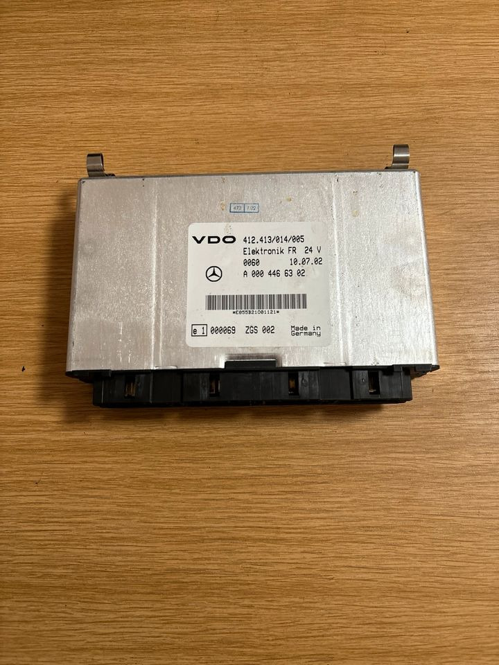 Mercedes-Benz VDO Elektronik FR Steuergerät A0004466302 - Centralina electrónica por Camião: foto 1 Mercedes-Benz VDO Elektronik FR Steuergerät A0004466302 - Centralina electrónica por Camião: foto 1