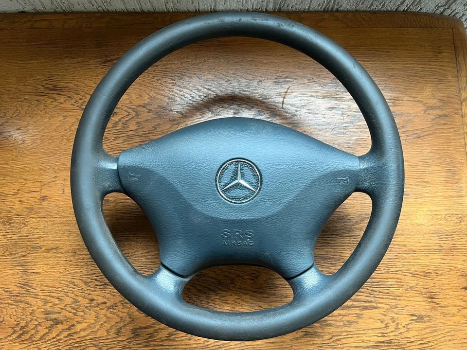 Mercedes-Benz Vito Lenkrad A6394640001 - Volante de direção por Camião: foto 1 Mercedes-Benz Vito Lenkrad A6394640001 - Volante de direção por Camião: foto 1