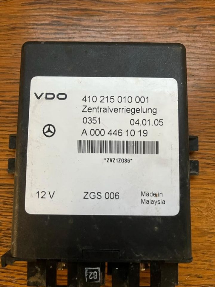 Mercedes VDO Zentralverriegelung Steuergerät A0004461019 - Centralina electrónica por Camião: foto 2 Mercedes VDO Zentralverriegelung Steuergerät A0004461019 - Centralina electrónica por Camião: foto 2