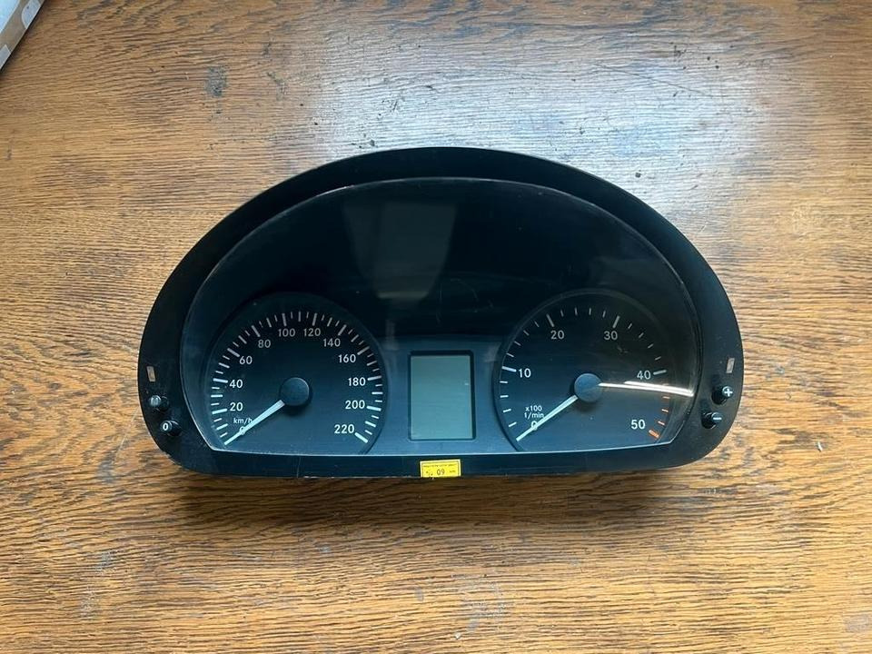 Mercedes Vito Viano W639 Kombiinstrument Tacho A6394464921 - Painel de instrumentos por Camião: foto 1 Mercedes Vito Viano W639 Kombiinstrument Tacho A6394464921 - Painel de instrumentos por Camião: foto 1