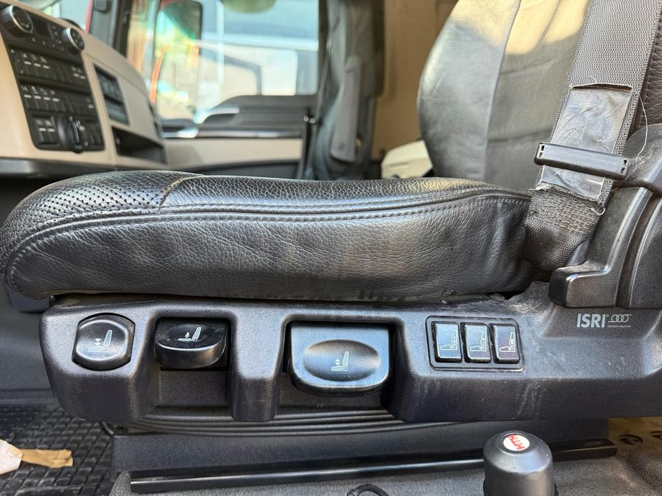 MAN TGX EU6 Fahrersitz Alcantara Leder - Peça de reposição: foto 5 MAN TGX EU6 Fahrersitz Alcantara Leder - Peça de reposição: foto 5
