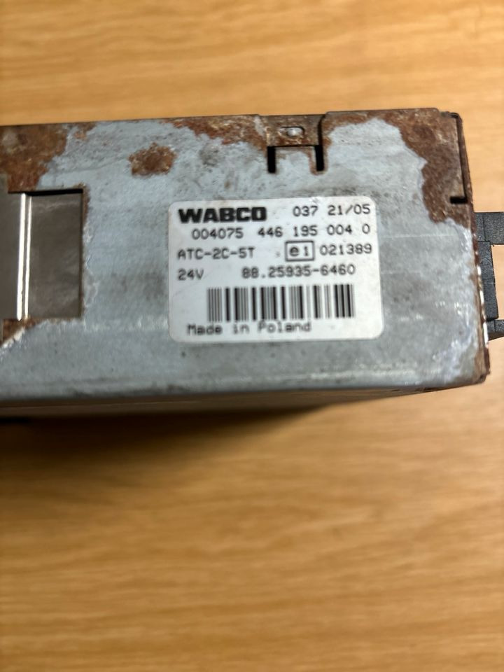Wabco ECU ATC-CAN Bedienteil 88259356460 / 4461950040 - Sistema elétrico por Camião: foto 2 Wabco ECU ATC-CAN Bedienteil 88259356460 / 4461950040 - Sistema elétrico por Camião: foto 2