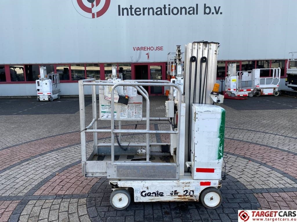 Genie GR-20 RunAbout Electric Vertical Mast Lift 802cm - Plataforma de mastro vertical: foto 5 Genie GR-20 RunAbout Electric Vertical Mast Lift 802cm - Plataforma de mastro vertical: foto 5