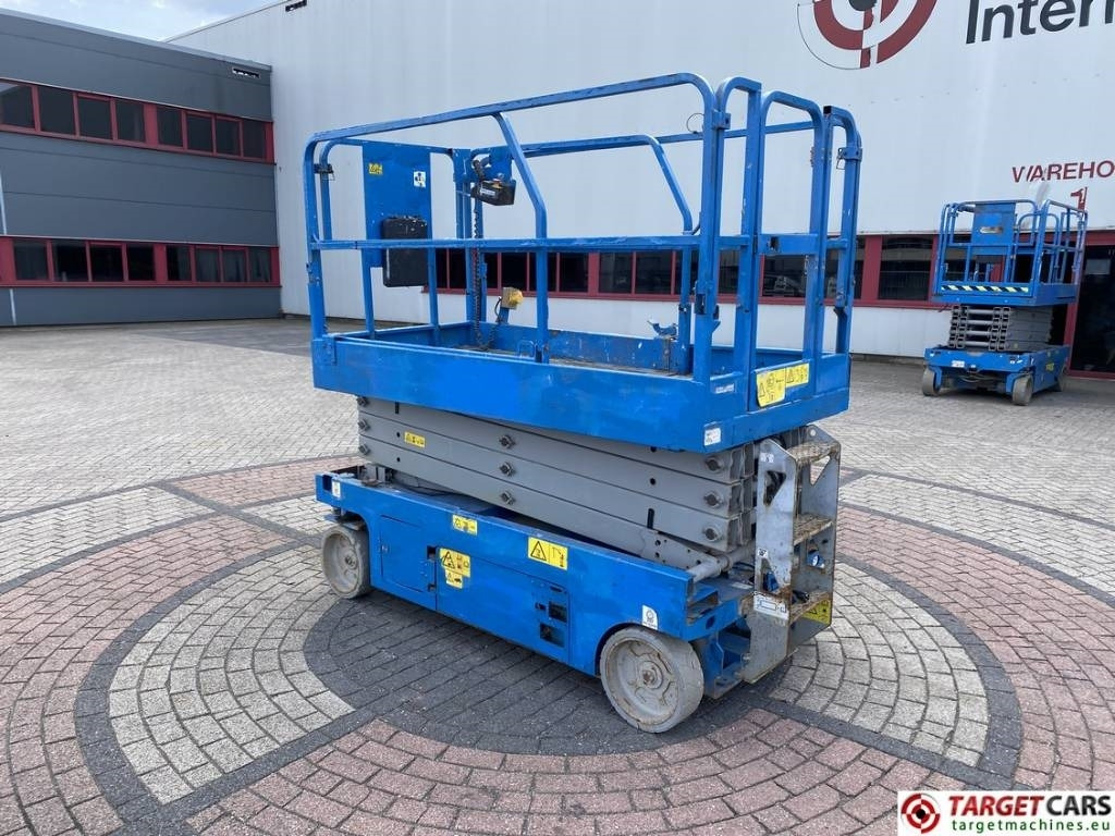 Genie GS-2646 Electric GS2646 Scissor Work Lift 992cm - Plataforma de Tijera/ Plataforma de tesoura: foto 4 Genie GS-2646 Electric GS2646 Scissor Work Lift 992cm - Plataforma de Tijera/ Plataforma de tesoura: foto 4