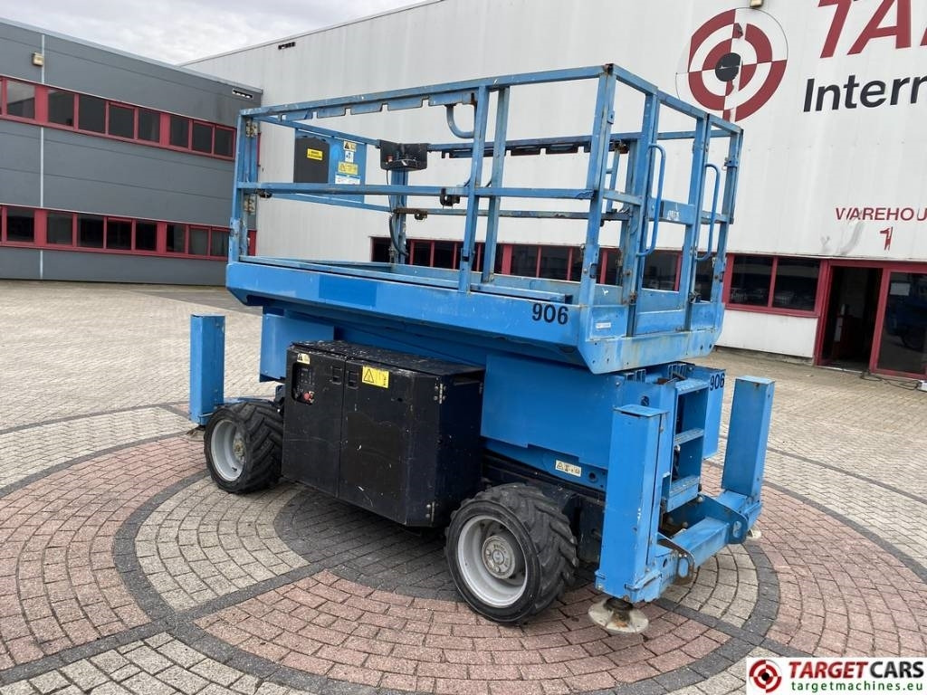 Genie GS-3369RT Diesel 4x4 Scissor Work Lift 1196cm - Plataforma de Tijera/ Plataforma de tesoura: foto 4 Genie GS-3369RT Diesel 4x4 Scissor Work Lift 1196cm - Plataforma de Tijera/ Plataforma de tesoura: foto 4