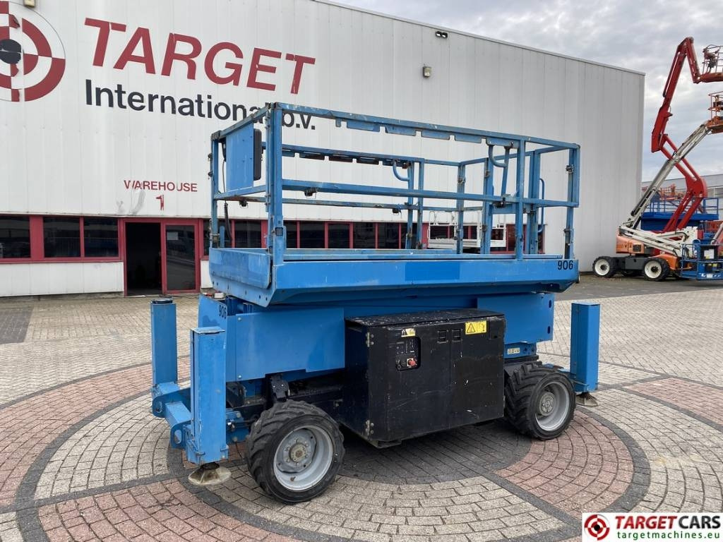 Genie GS-3369RT Diesel 4x4 Scissor Work Lift 1196cm - Plataforma de Tijera/ Plataforma de tesoura: foto 1 Genie GS-3369RT Diesel 4x4 Scissor Work Lift 1196cm - Plataforma de Tijera/ Plataforma de tesoura: foto 1