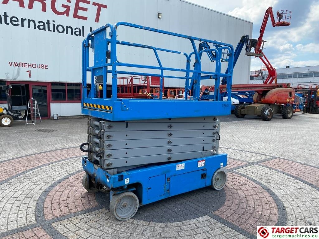 Genie GS-4047 Electric 4047 Scissor Work Lift 1389cm - Plataforma de Tijera/ Plataforma de tesoura: foto 1 Genie GS-4047 Electric 4047 Scissor Work Lift 1389cm - Plataforma de Tijera/ Plataforma de tesoura: foto 1