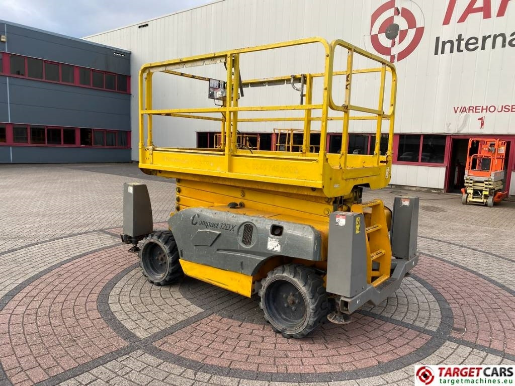 Haulotte Compact 12DX Diesel 4x4 Scissor Work Lift 1206cm - Plataforma de Tijera/ Plataforma de tesoura: foto 4 Haulotte Compact 12DX Diesel 4x4 Scissor Work Lift 1206cm - Plataforma de Tijera/ Plataforma de tesoura: foto 4