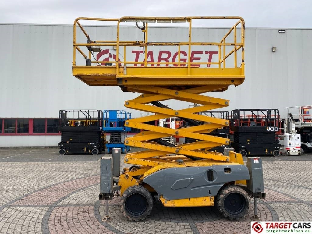 Haulotte Compact 12DX Diesel 4x4 Scissor Work Lift 1206cm - Plataforma de Tijera/ Plataforma de tesoura: foto 5 Haulotte Compact 12DX Diesel 4x4 Scissor Work Lift 1206cm - Plataforma de Tijera/ Plataforma de tesoura: foto 5