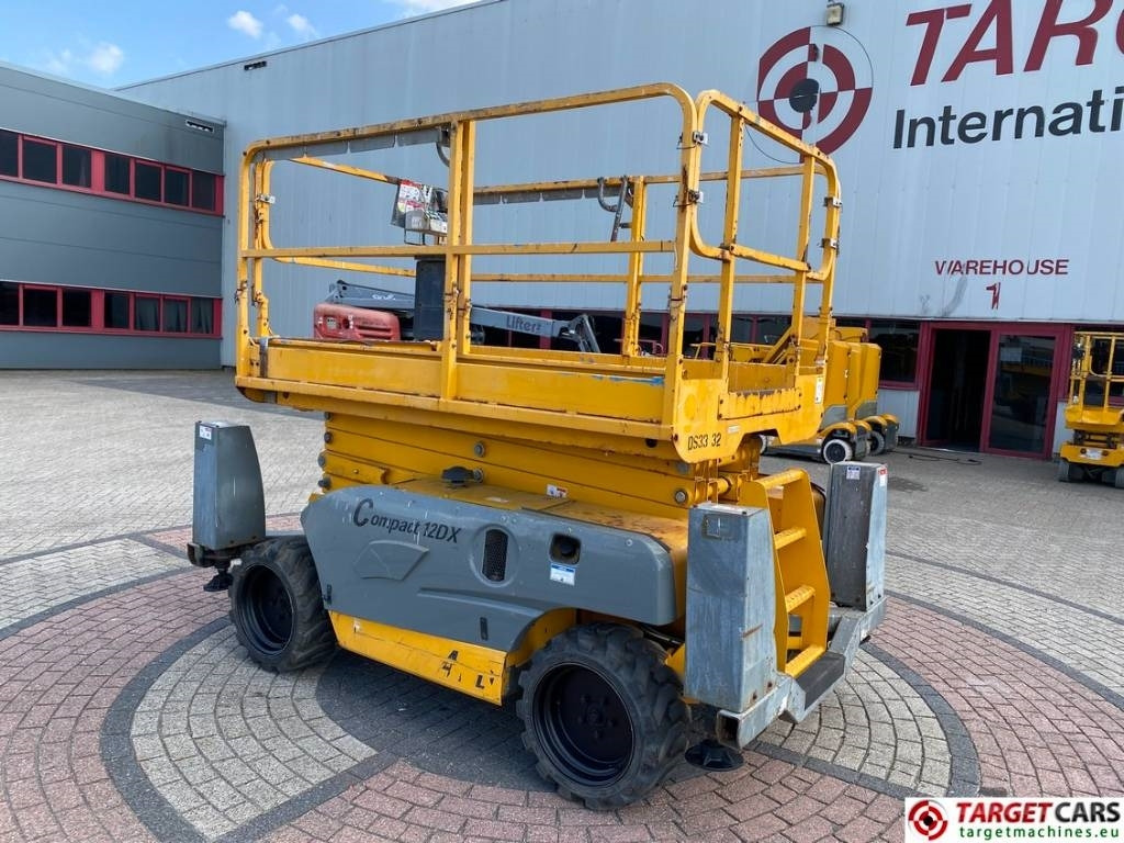 Haulotte Compact 12DX Diesel 4x4 Scissor Work Lift 1206cm - Plataforma de Tijera/ Plataforma de tesoura: foto 4 Haulotte Compact 12DX Diesel 4x4 Scissor Work Lift 1206cm - Plataforma de Tijera/ Plataforma de tesoura: foto 4