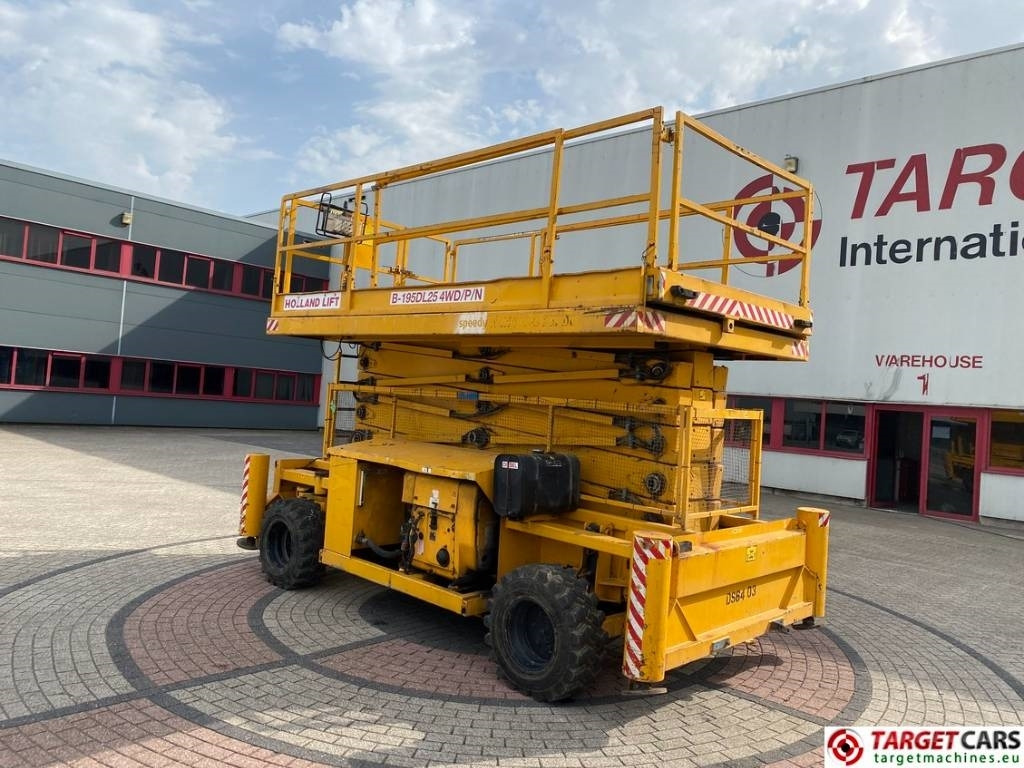Holland Lift B195DL-25 4WD Diesel 4x4 Scissor Work Lift 2150cm - Plataforma de Tijera/ Plataforma de tesoura: foto 4 Holland Lift B195DL-25 4WD Diesel 4x4 Scissor Work Lift 2150cm - Plataforma de Tijera/ Plataforma de tesoura: foto 4