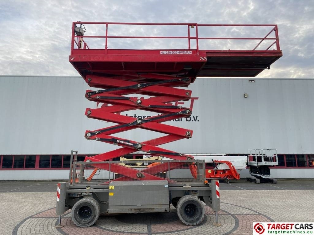 Holland Lift HL220D25-4WD Diesel 4x4 HL220 Scissor Lift 2170cm - Plataforma de Tijera/ Plataforma de tesoura: foto 5 Holland Lift HL220D25-4WD Diesel 4x4 HL220 Scissor Lift 2170cm - Plataforma de Tijera/ Plataforma de tesoura: foto 5